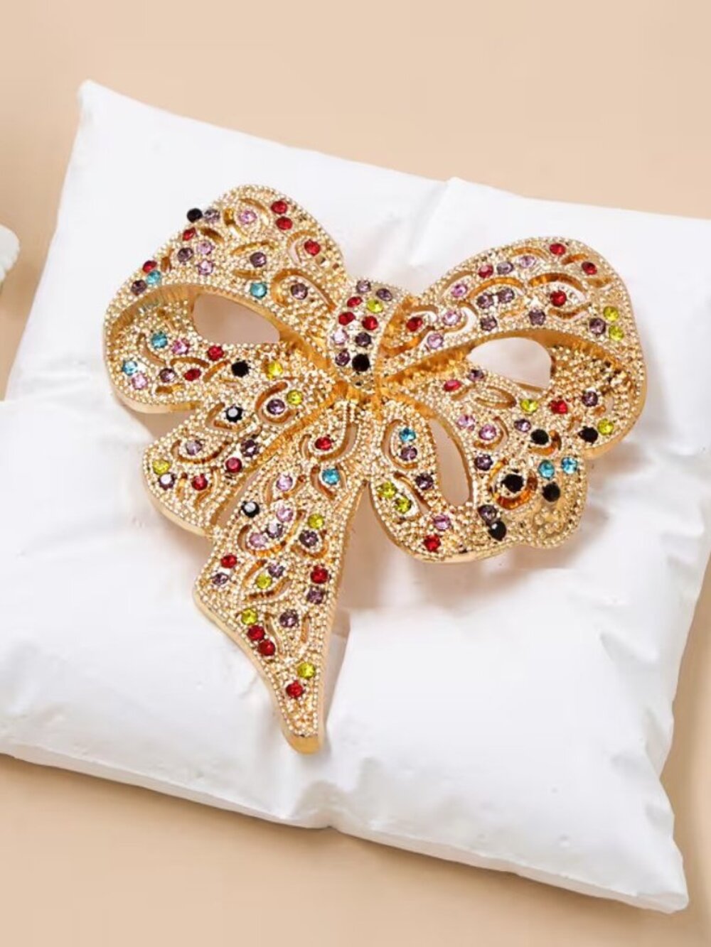 Exquisite Seasonal Yule Time Holiday Golden Bow w Rhinestones Christmas Brooch